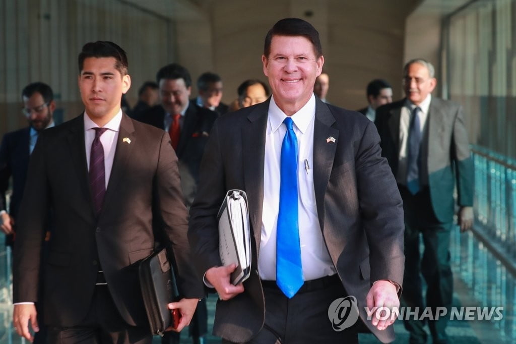 미국, `反 화웨이` 전선 참여 압박..."한국도 들어오라"