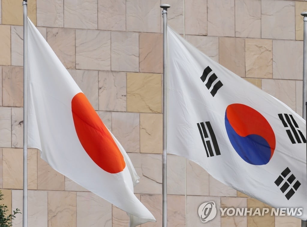 아베, `한국인 무비자 입국` 효력정지 한달 연장