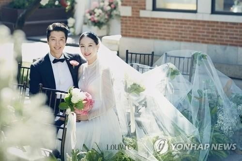 이동건·조윤희, 결혼 3년만에 협의이혼…"딸 양육권은 엄마가"