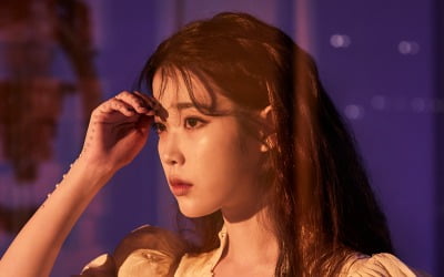아이유, '에잇'으로 가온차트 2관왕…방탄소년단 소셜차트 21주 연속 1위