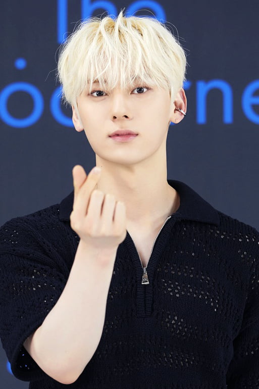 [TEN 포토] 뉴이스트 민현 '열일하는 꽃미모'