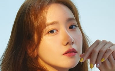 소녀시대 윤아, '빅이슈' 커버 모델로 재능 기부 "생일 맞아 의미 있는 일"