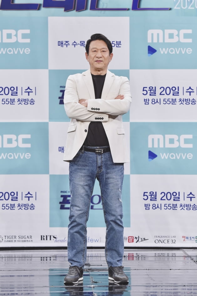 [TEN 포토] '꼰대인턴' 김응수, '청바지가 잘 어울리는 미중년'