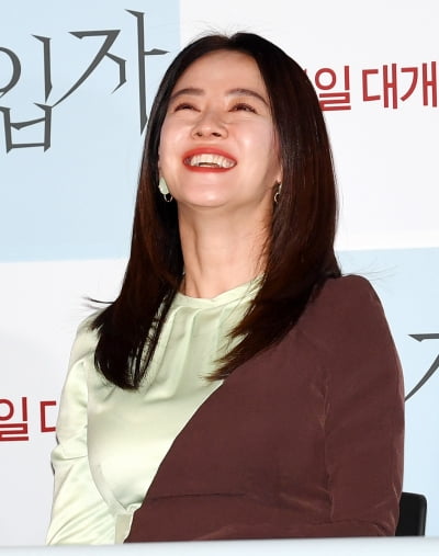 [TEN 포토] 송지효 '털털한 미소'