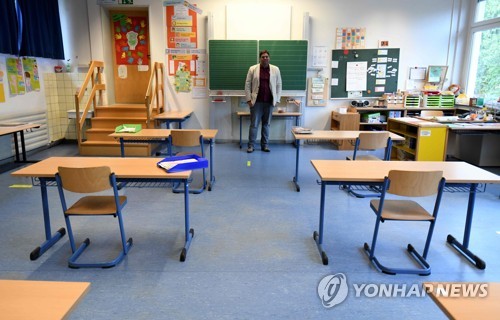 지구촌 수업재개 '모험수'…"등교는 경기회복 첫걸음"