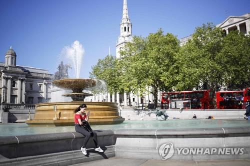 영국 코로나19 재생산지수 0.7∼1…전주 대비 상승(종합)