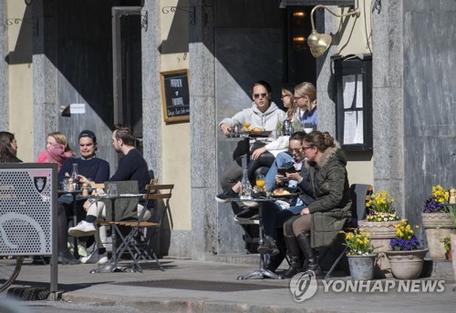 '봉쇄 없이 자유 부여'…미국 우파 '대안' 부상한 스웨덴