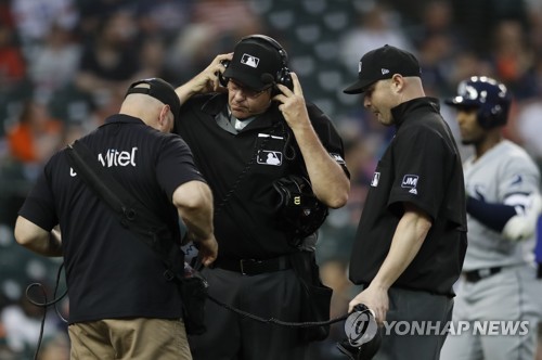 KBO 심판 2군 강등도 미국서 화제…'MLB 심판들은 행복할걸?'