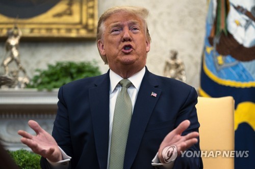 금요일밤의 학살…정부 기능 감독 감찰관 연달아 날리는 트럼프