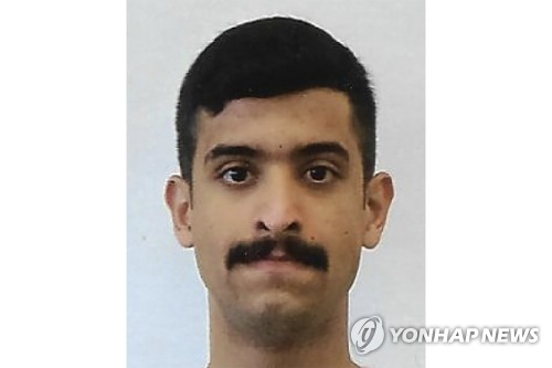 FBI "미 해군기지 총격 사우디 훈련생, 알카에다와 오랜 관계"