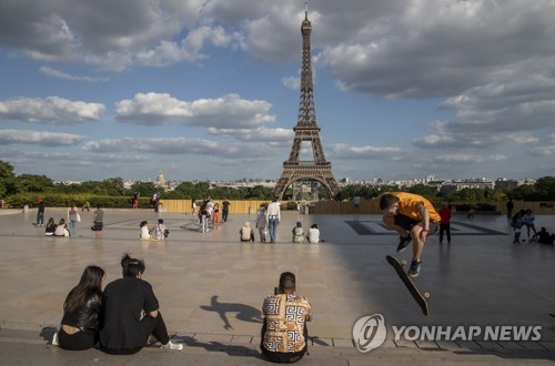루브르·에펠탑·베르사유궁, 봉쇄 풀려도 당분간 폐쇄
