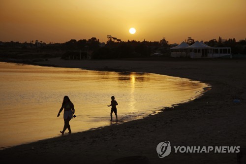 "감염되면 여행비 대준다" 외국관광객 유치에 사활 건 키프로스