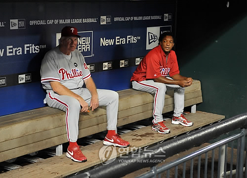 "샤워는 집에서, 더그아웃 거리 두기"…MLB '코로나 매뉴얼'