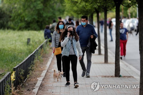 유럽 각국, 코로나19 정점 시사…봉쇄완화 준비