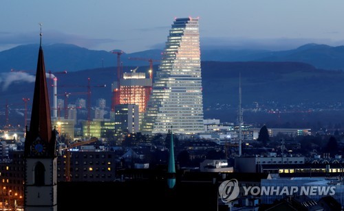 영국, '게임 체인저' 기대 100% 정확도 항체검사 첫 승인