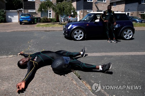 자메이카 봅슬레이팀 무한도전은 계속…도로에서 차 밀며 훈련