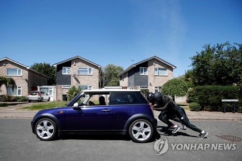 자메이카 봅슬레이팀 무한도전은 계속…도로에서 차 밀며 훈련