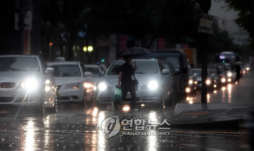 수도권·강원영서 밤부터 비…전국 미세먼지 '좋음'∼'보통'