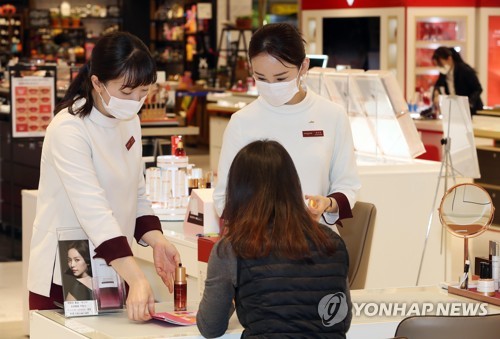 코로나19 시대 '뉴노멀'…결혼식 밥 안먹고 상가에선 30분 조문