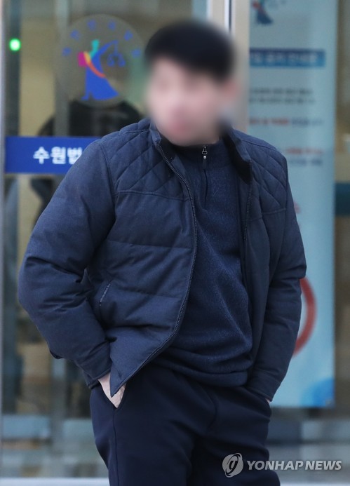 '진범 논란' 이춘재 8차사건 재심 오늘 첫 공판