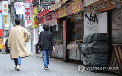 "코로나로 외국인 관광객 줄자 서비스업 부가가치 2조원대↓"