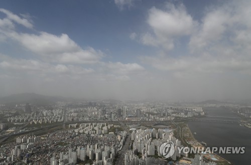 내일 황사로 곳곳 짙은 미세먼지…경상지역은 초여름 더위