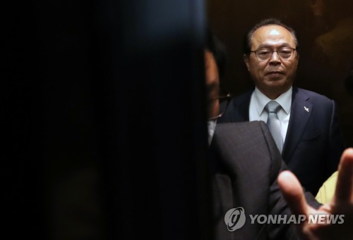 경찰, 오거돈 성추행 등 의혹 전반 조사…밤늦게 끝날 듯(종합)