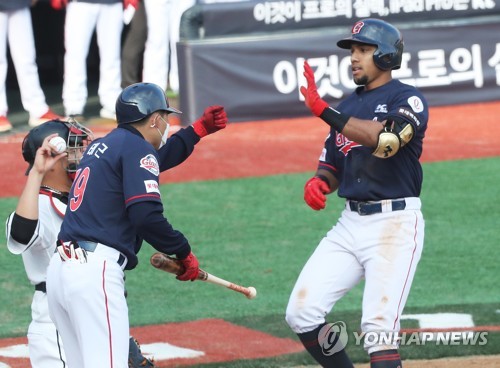 세계의 눈길 끈 KBO리그 개막전…완봉투에 홈런 축포(종합)