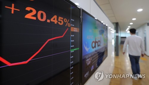 휘발유 가격 15주째 하락…서울도 속속 1100원대 등장