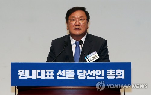 민주 원내대표에 '당권파 친문' 김태년…"코로나 위기극복 집중"(종합)