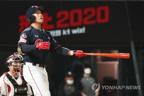 '역전 스리런' 손아섭 "감독님과 대화 뒤 홈런, 신기하네요"