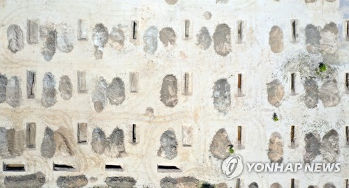 15년 허허벌판 춘천 옛 미군기지 개발 '산 넘어 산'