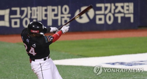 kt, 로하스 앞세워 '천적' 차우찬 넘었다…LG에 6-2 승리