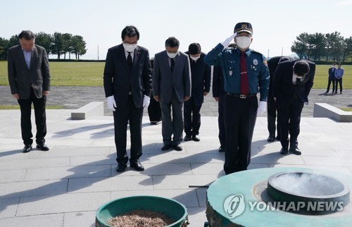 경찰청장, 15년만에 제주4·3평화공원 참배