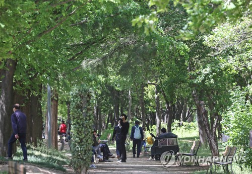 토요일 비 그친 후 다시 기온 상승…일요일 때이른 더위 기승