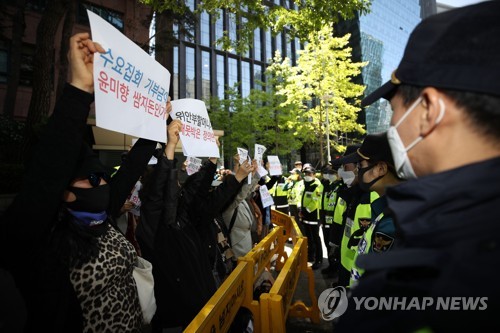 야당 "정의연, 기부금 용처 공개않고 동문서답"(종합)