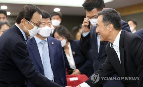 청 사회수석 "원격의료 검토 필요…전화진료 17만건 분석중"(종합2보)