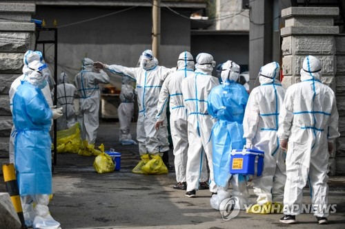 양회 앞둔 중국서 코로나19 집단감염 지속…18일 신규확진 6명(종합)