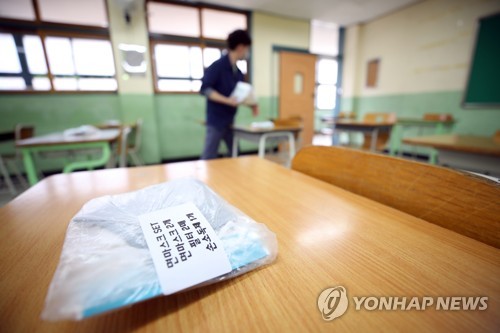 '고3 등교' 앞둔 방역당국 "또 다른 도전…긴장 늦추지 말아야"(종합)