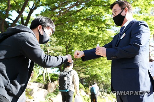 포항서 등교 첫날 고열·설사 증상 보인 고3 잇따라