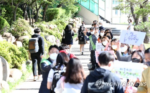 포항서 등교 첫날 고열·설사 증상 보인 고3 잇따라