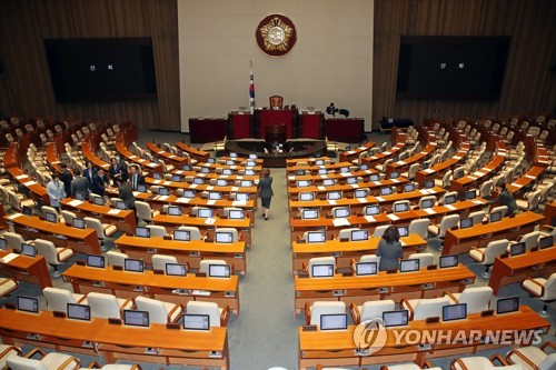 국회, 교섭단체 연구위원 증원 의결…'자리 늘리기' 비판