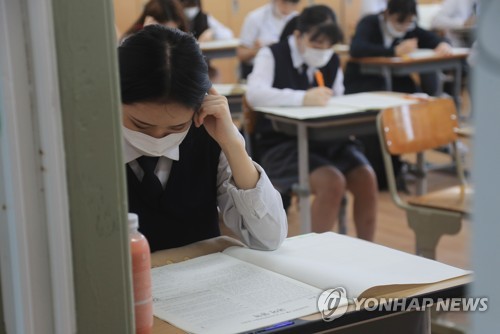 첫 수능 모의평가 불안한 고3…"공부가 충분했는지 모르겠어요"