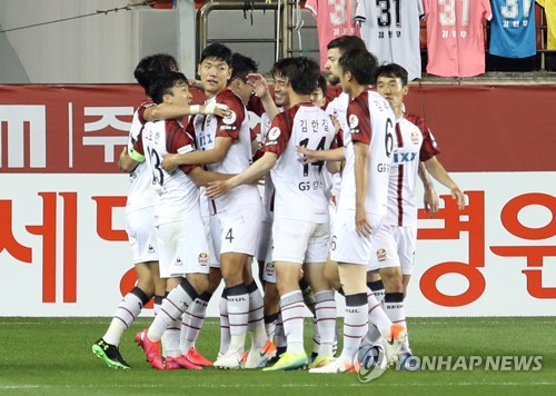 역전승으로 논란 이겨낸 FC서울 "우리는 축구에만 집중했다"