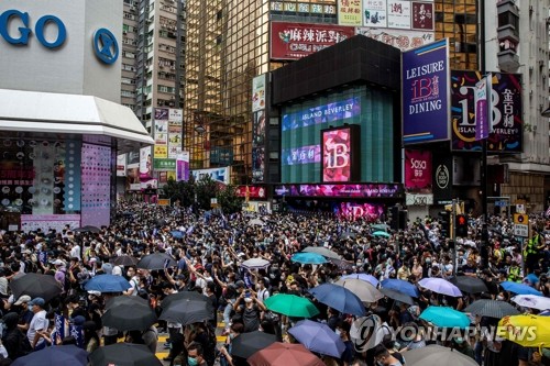 중국, 홍콩보안법 강행 여론전…홍콩선 내부 갈등(종합)