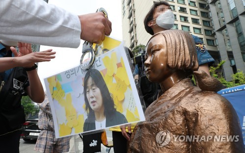 이용수 할머니 기자회견장, 취재진·유튜버로 인산인해