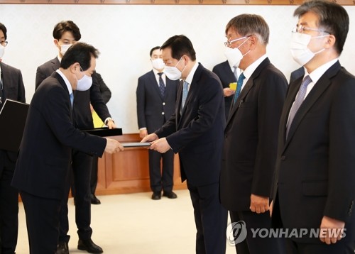 포항지진피해구제심의위 출범…위원장에 성낙인