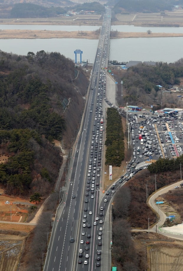 귀경길 정체 사진=연합뉴스