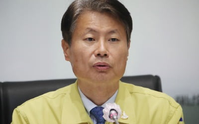 [속보] 불법체류자 코로나 검사 강화…단속은 유예키로