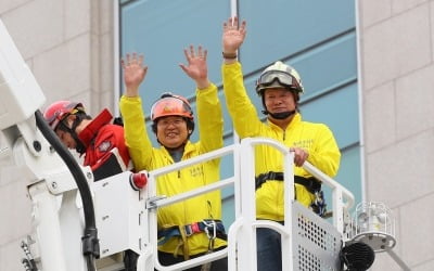 '강성 시위' 부추기는 국회의 해결법 [조미현의 국회 삐뚤게 보기]